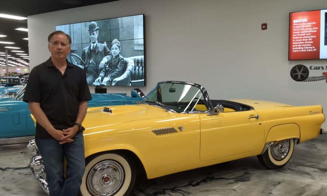 The Ford Thunderbird Ran Circles Around the 1955 Corvette